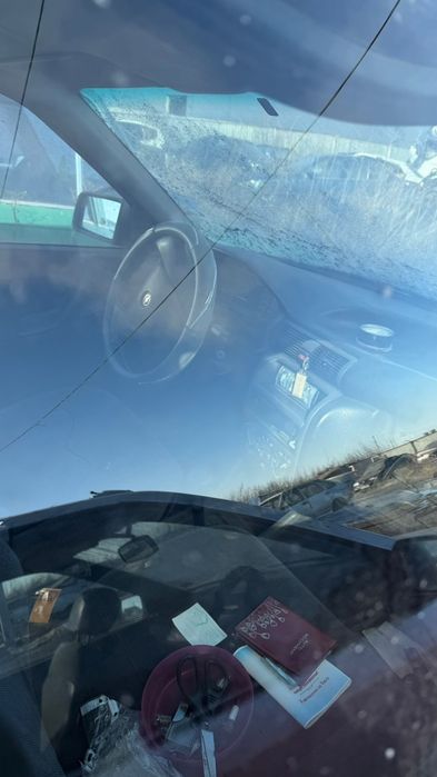 Продам Опель астра машина много лет стоит на штраф стоянке