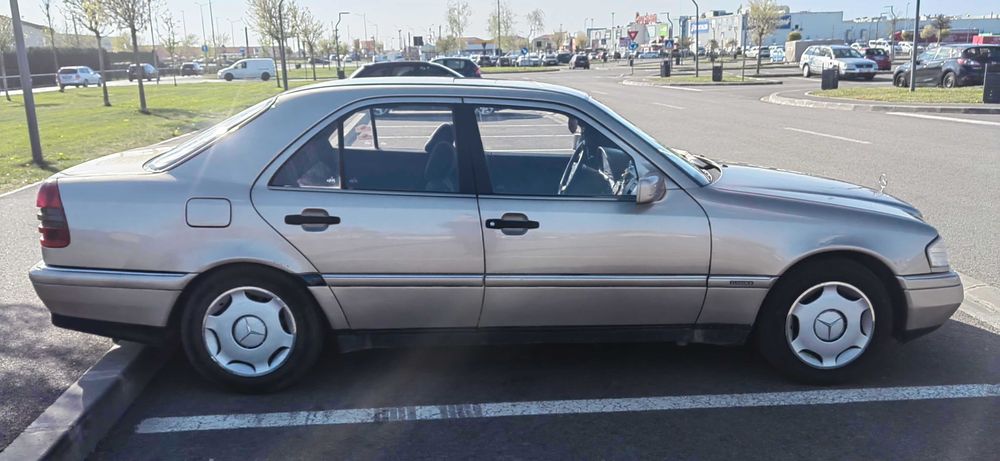 Mercedes-Benz C200 W202 Retro