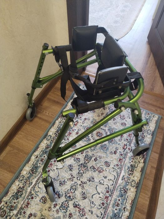 Ходунки для детей с ДЦП. 50.000 торг.