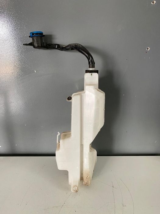 Vas lichid spalator parbriz VOLVO V60CC MILD HYBRID V60 S60 2021 32328303 32328304
