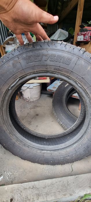 Продам шины 2 штуки парная