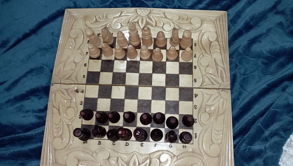 Шахмат  ручной  .