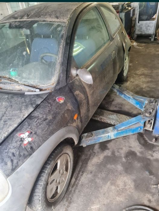 Dezmembrez Ford Ka 1.3 benzina