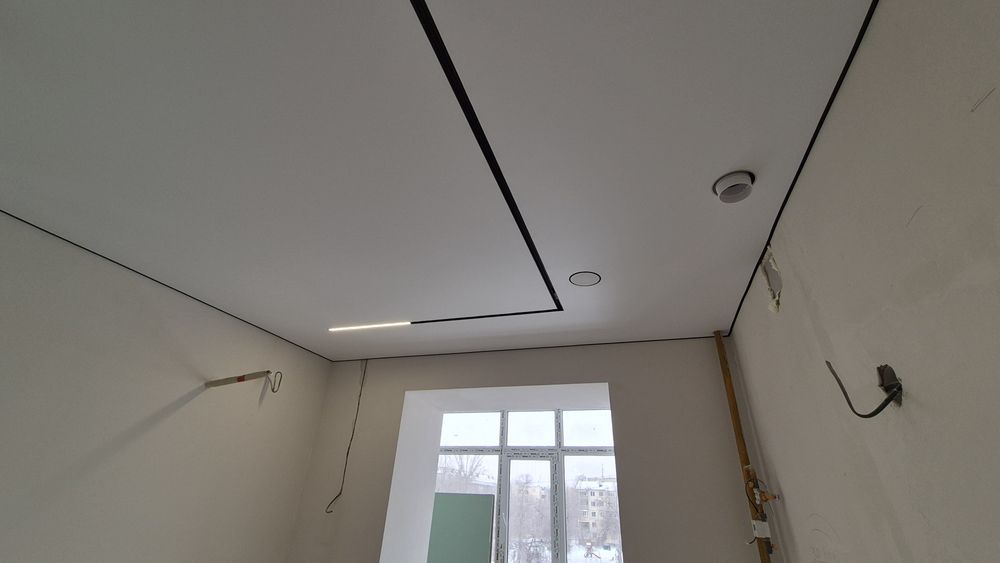 Натяжные потолки Акция на магнитные треки!!