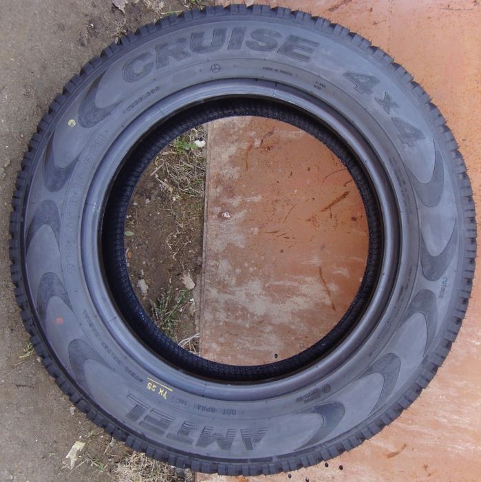 Продам резину 215/65/16