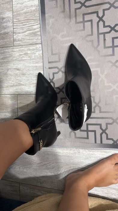 Ботикни guess, оринигал 37 размер