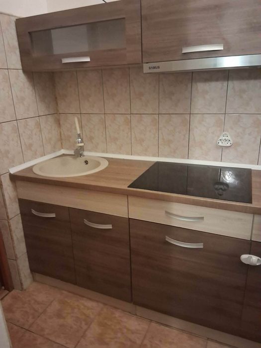 Închiriez garsonieră