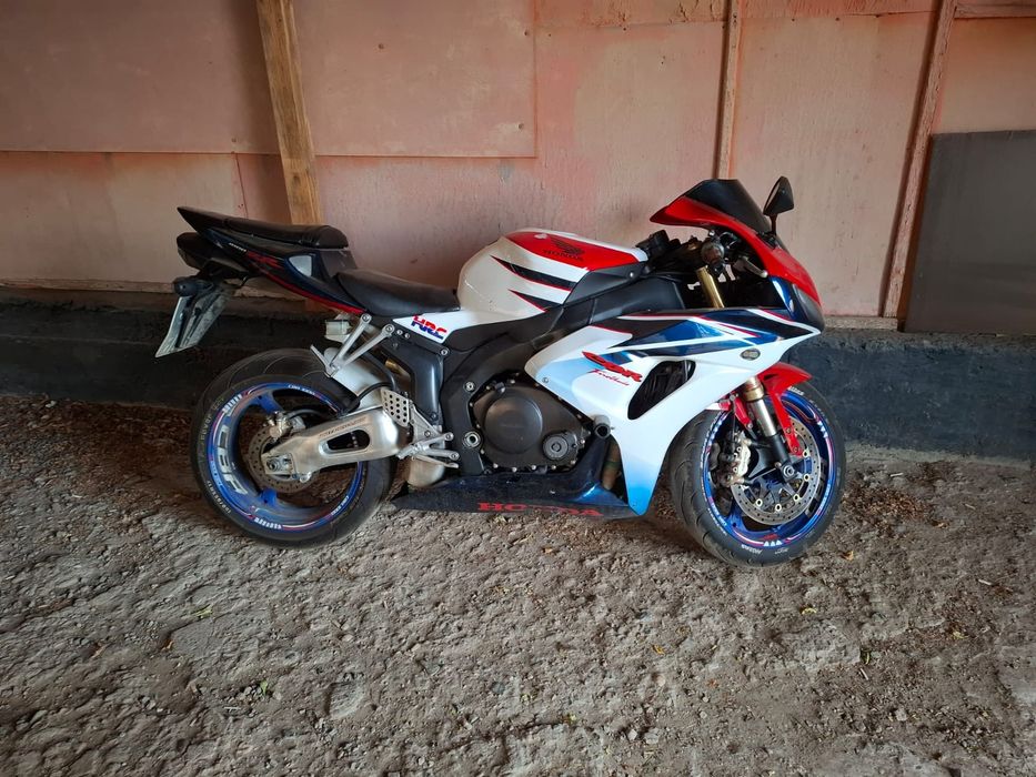 Мотоцикл хонда 1000 RR