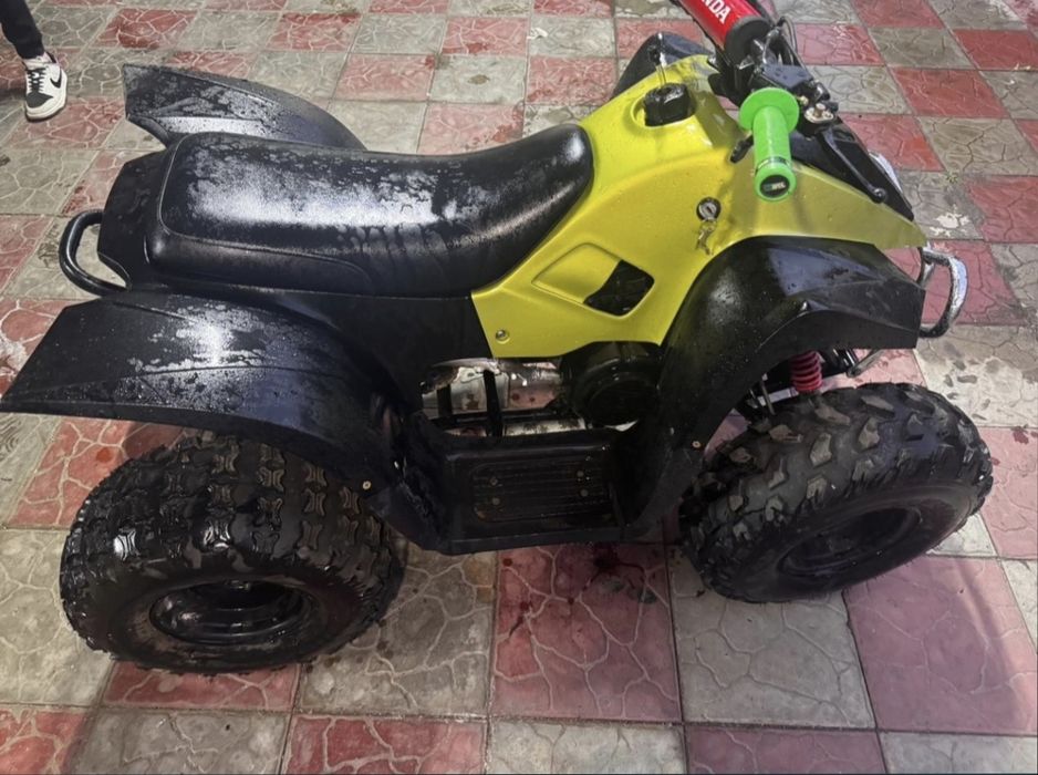 Квадроцикл Honda 125кубов обмен