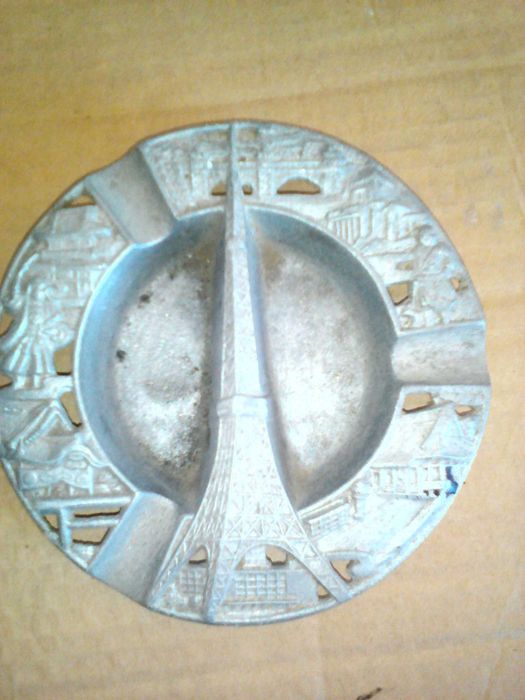 Лот плакети,пепелнuk,юбилейни монети