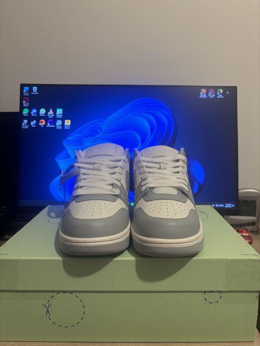 Off-White Out of Offce