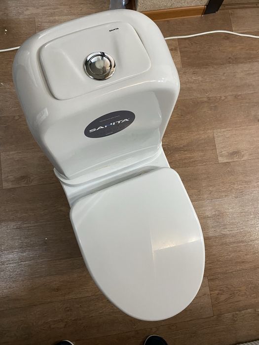 Продаю б/у унитаз