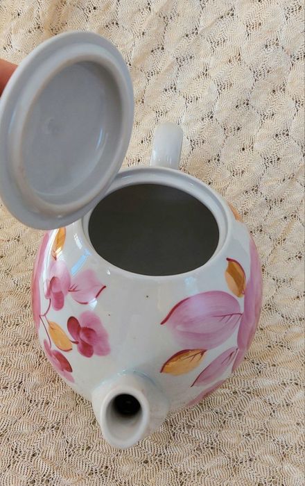 Красивый чайник фарфор