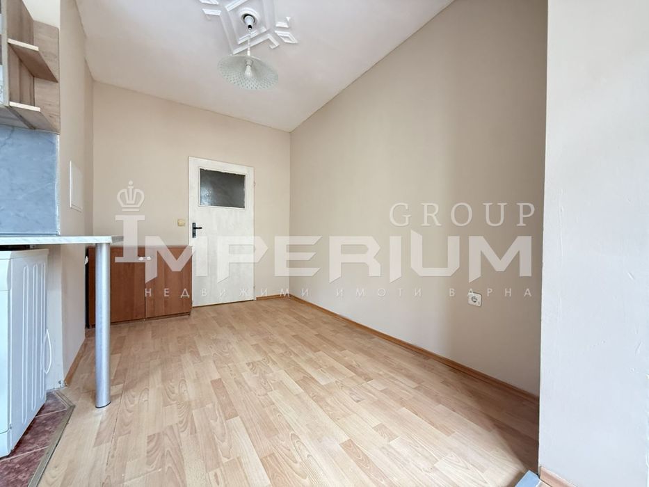 Тристаен апартамент под наем в района на кв. Левски, гр. Варна КЛИМАТ