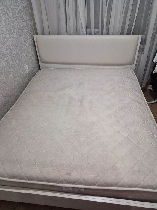 Продаются кровать с комодом б/у разм.200м ×1.60м произв Россия