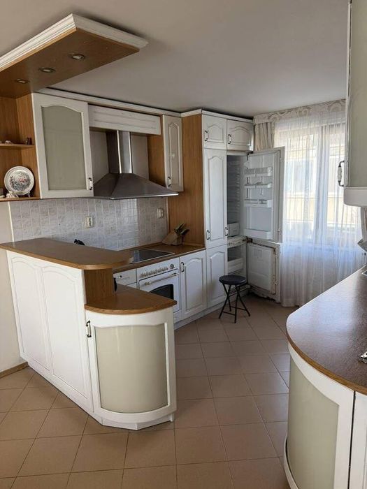 Многостаен, под наем, Център