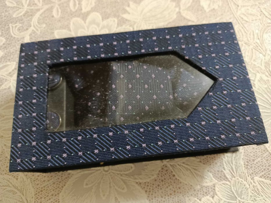 галстук-бабочка +запонки