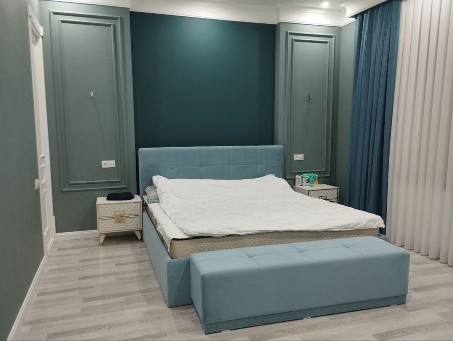 Двуспальные кровати с мягким изголовьем, открывающиеся, матрасы