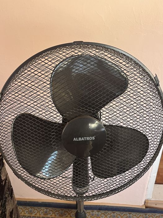 Ventilator cu picior ALBATROS V41B, 50W, reglabil pe înălțime