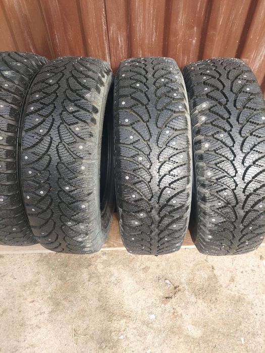 Зимние шиповные шины