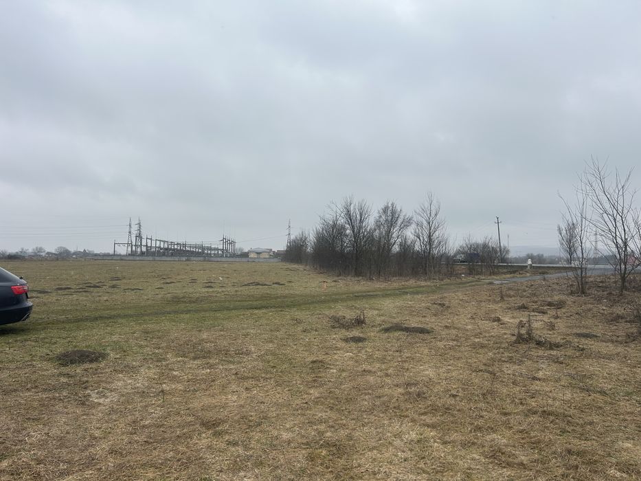 Teren intravilan langa statia electrica Strei(Calan)