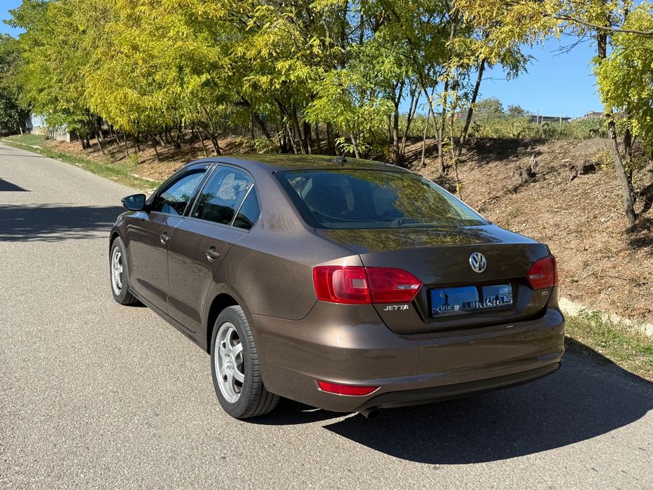 Volkswagen Jetta 2012 diesel, 4.474 € — imagine 4
