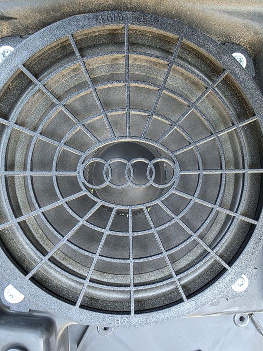 Субуфер за Audi A4 b7 2008 година