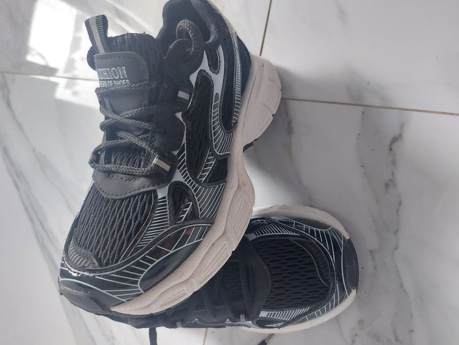 Детски маратонки за момиче