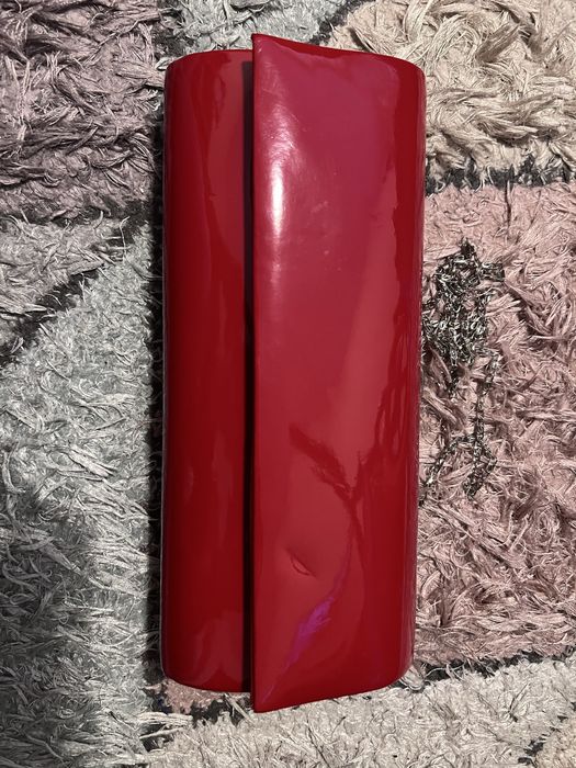 червена елегантна чанта