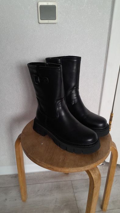 Продам женский полу сапоги