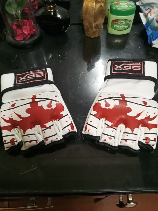 Продаётся ММА спортивный перчатки