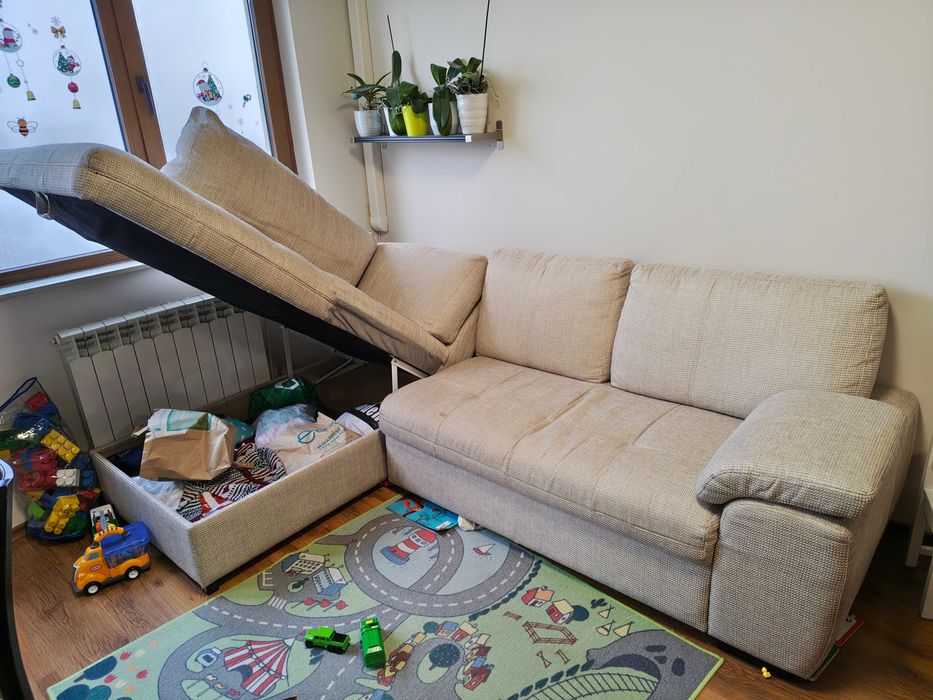 Ъглов диван с функция за спане