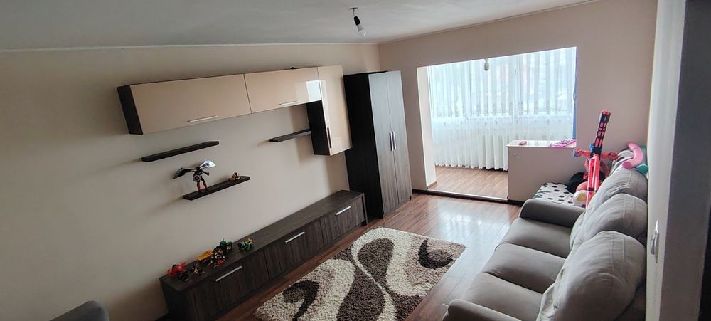 De închiriat ap 3 camere