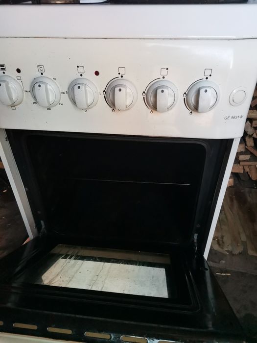 Продам газовую плиту