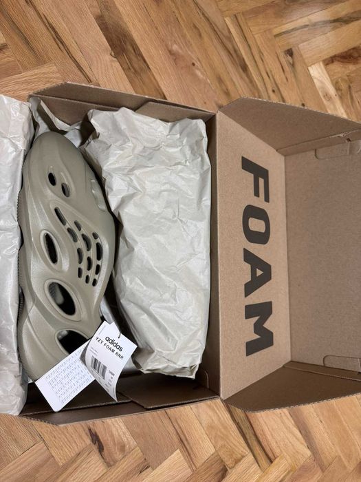 Adidas Yeezy Foam RNR