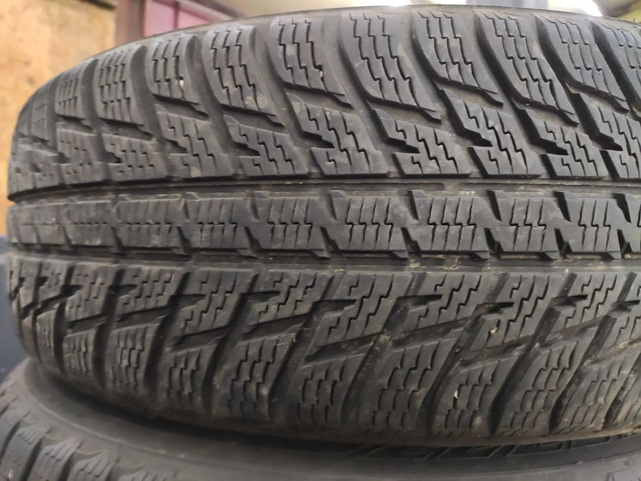 2бр Зимни гуми 215 65 16 - Nokian
