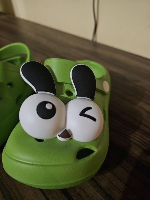 Slapi tip crocs baieti