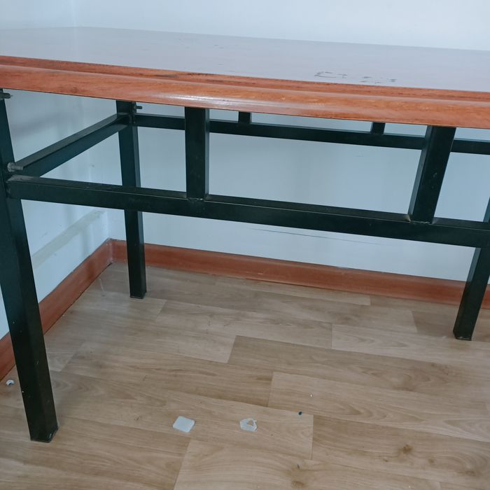 Стол кухонный продам