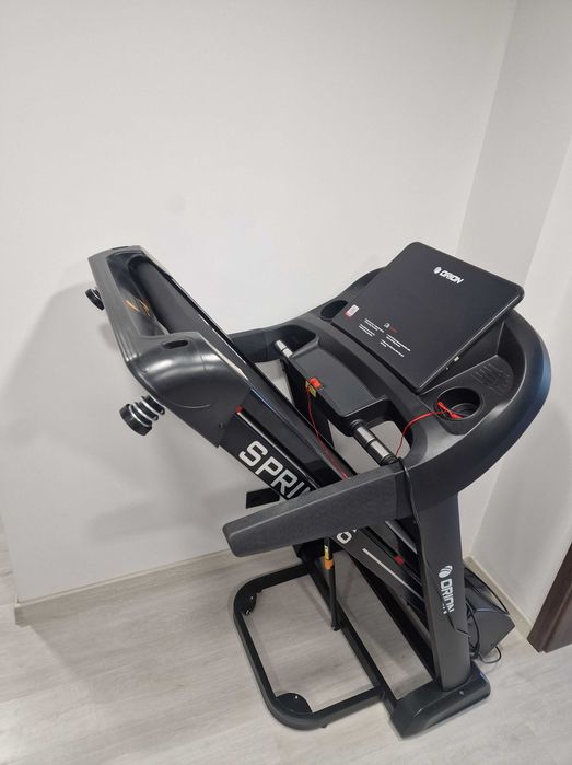 Banda de alergat electrica Orion Sprint C6, viteza maxima 20 km/h, bluetooth, motor 4CP, greutate maxima suportata 150kg, inclinare automata