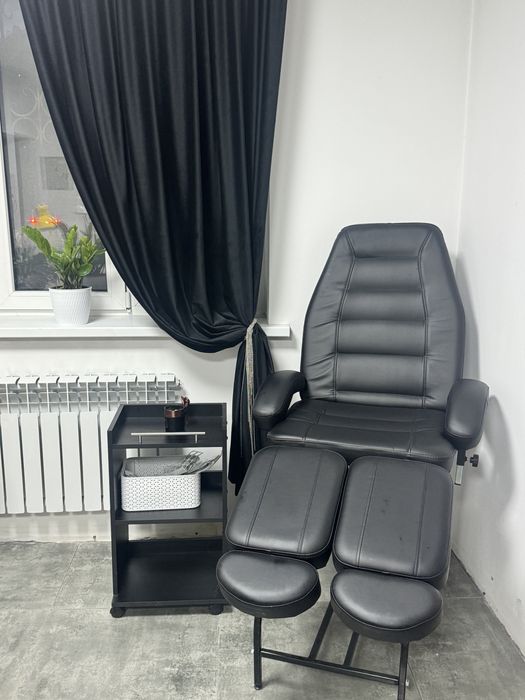 Сдам в аренду маникюрные столы