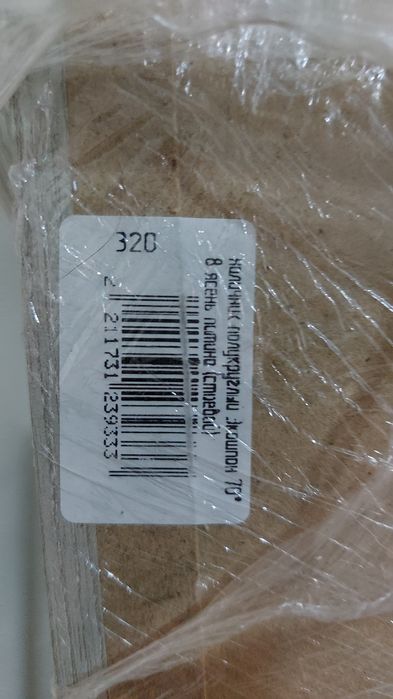 Кафель  и дверной добор обои