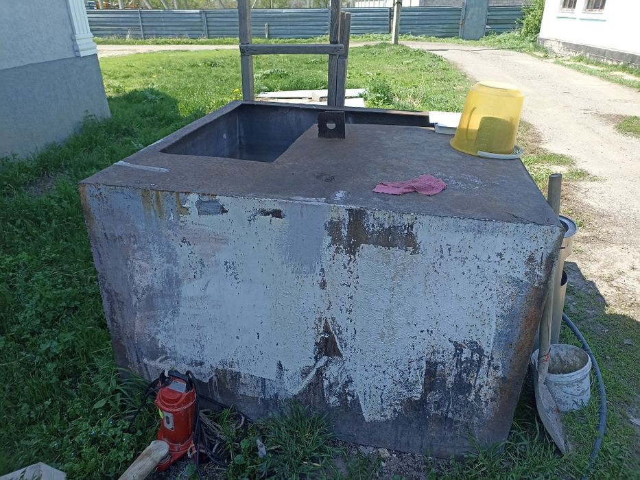 Металлическая ёмкость