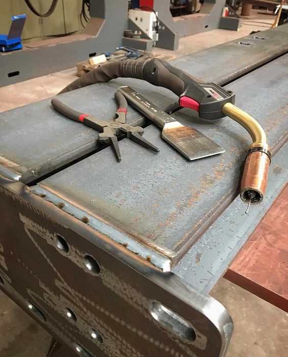 Лазерно рязане черни и цветни метали