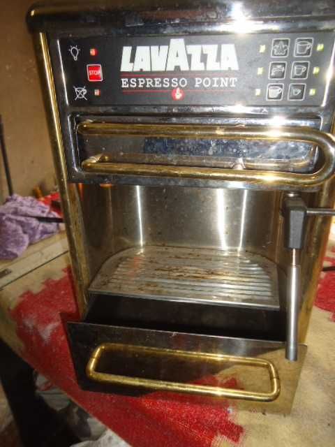 LAVAZZA кафе машина.