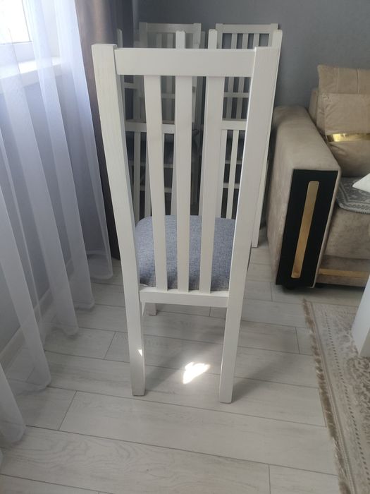 Продаються стулья