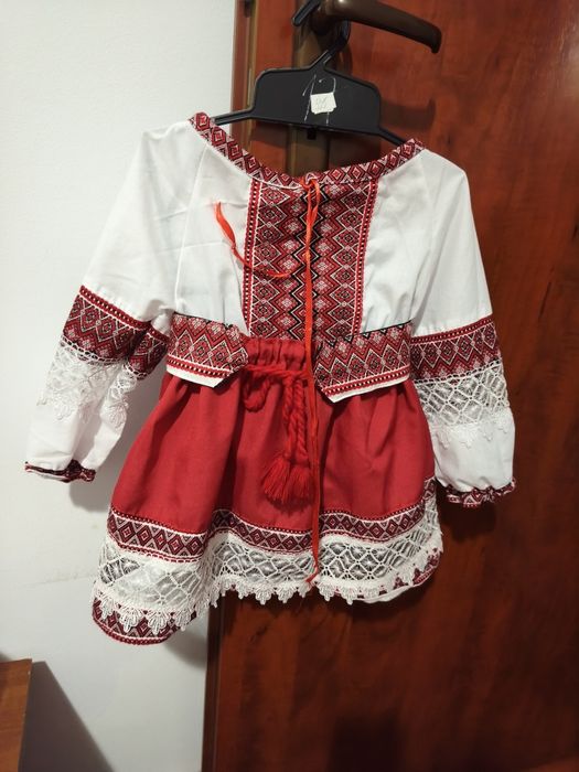 Costum popular fetiță