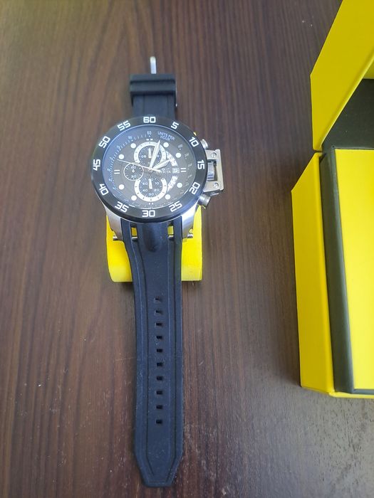 Часовник Invicta