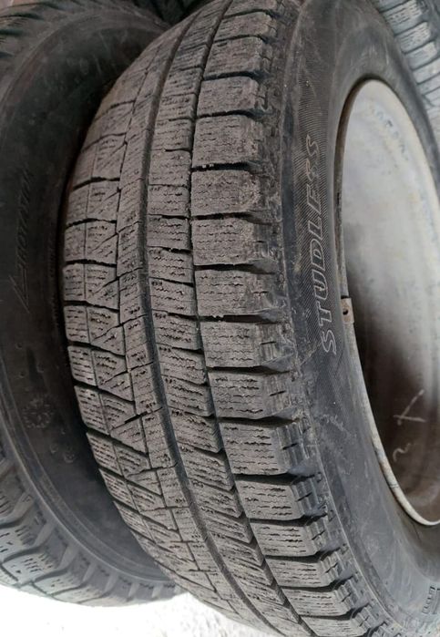 4 шины без дисков 185 65 R15.