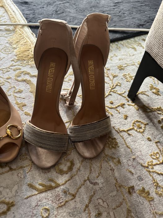 все туфли оригинал. пишите уатсапп.