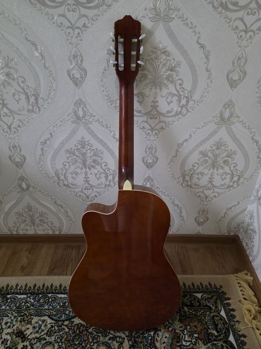 Deviser gitara sotiladi